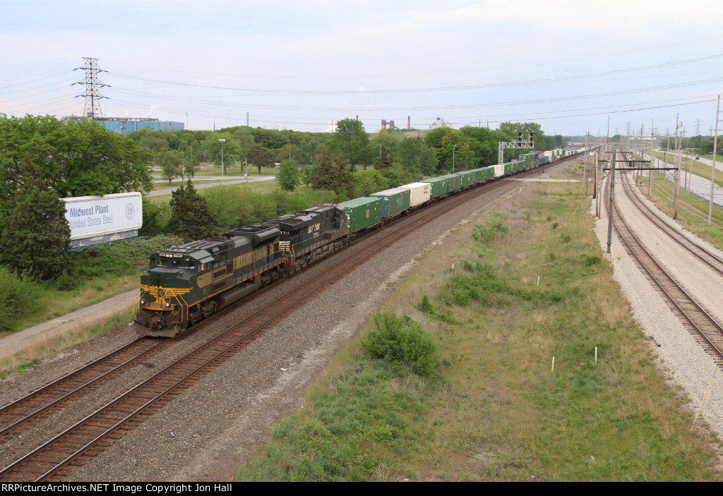 The Erie Heritage unit leads 23K west